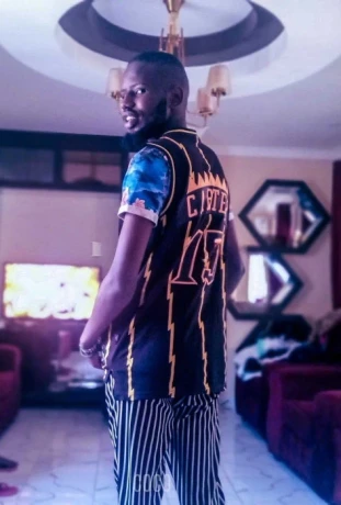 Coco Brian — 4 / 6