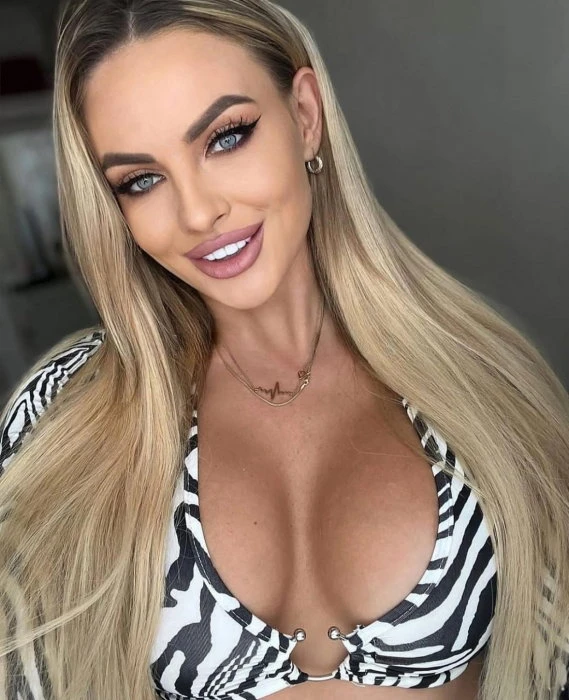 Sara, Escort, Trieste