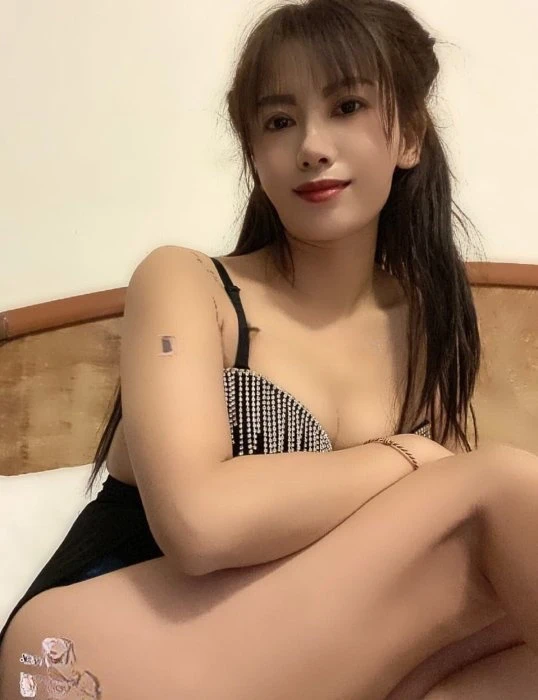 Linh Linh — 2 / 3