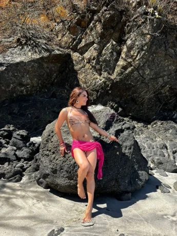 Mia Bella — 4 / 12