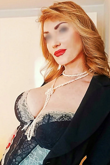 Cecil, Escort, Milan