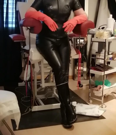 Du Boeser Junge Du Hast Du Wieder In Die Hose Gemacht — 2 / 4