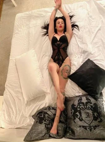 Nina aus Deutschland - Rollenspiel Expertin im Studio Fröhlich — 1 / 9