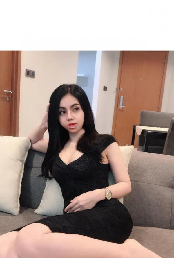 Putri Natasya — 1 / 3