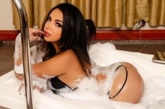 TS Thania Andrade — 9 / 20