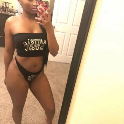 Christine, Escort, Umm Salal Muhammad