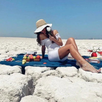 Elmira, Escort, Prague