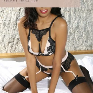 Gabriela — 2 / 3