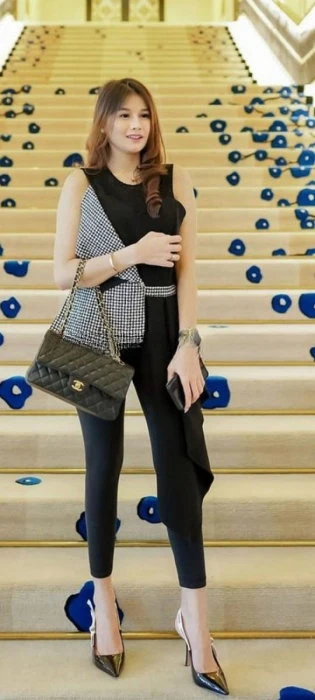 Audrey, Escort, Surabaya