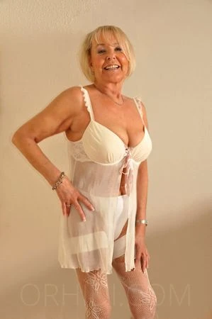 Christina heiße 62 jährige - Geimpft, Escort, Offenbach