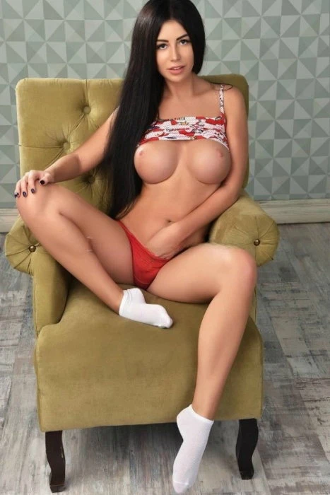 Mattie, Escort, Abu Dhabi