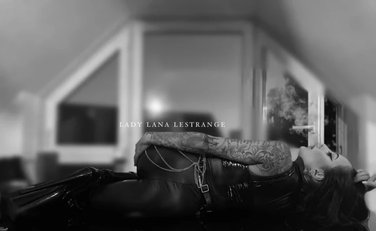 Domina Lady Lestrange — 4 / 10