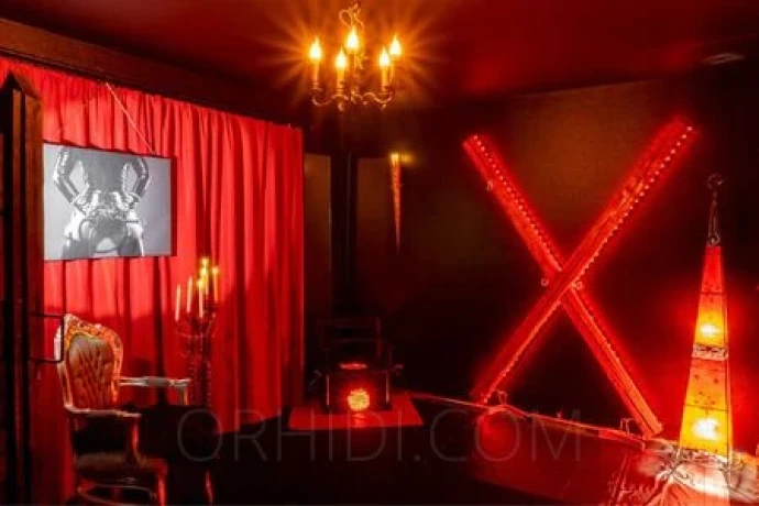 The Black Kingdom - Herrin Saskia — 4 / 15