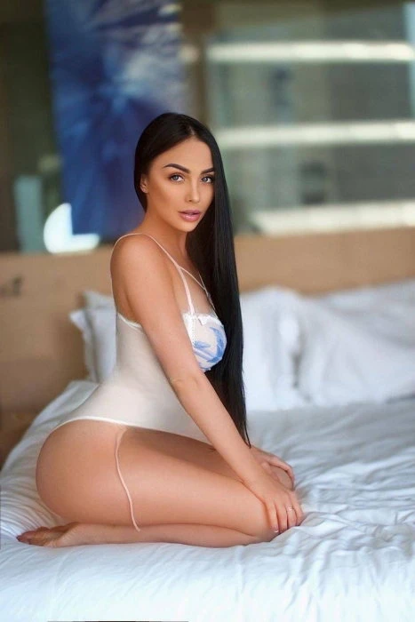 Elissa, Escort, Cannes