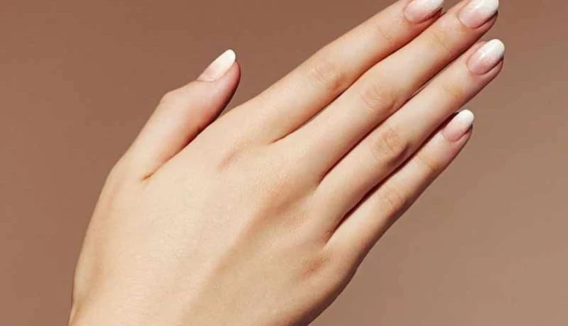 Such Girl Oder Frau Mit Solchen Schoenen Haenden Fuer Mehrmalige Treffs — 1 / 5