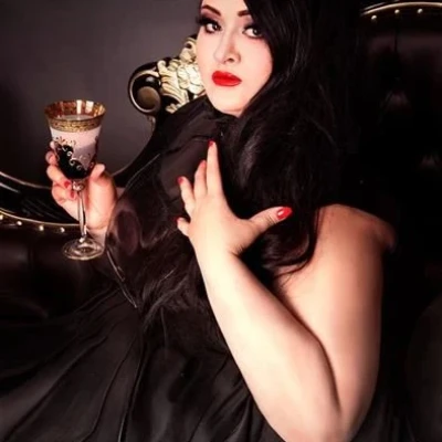 DOMINA CORA NEEDLE /FRAU DR. CORA NEEDLE, Escort, Saarbrucken