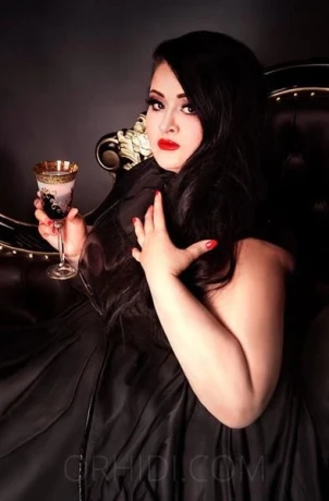 DOMINA CORA NEEDLE /FRAU DR. CORA NEEDLE — 1 / 3