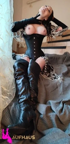 Diva Moyra Die Grafin — 1 / 3