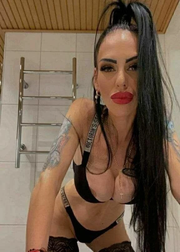 Alice, Escort, Linz