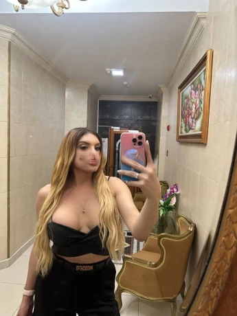 Valentina Smith — 11 / 12