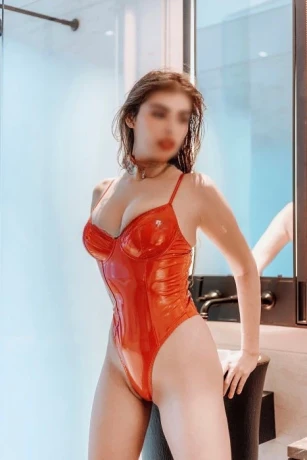 Miss Red Velvet — 11 / 13