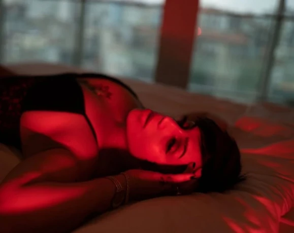 Mistress Sandra — 4 / 6