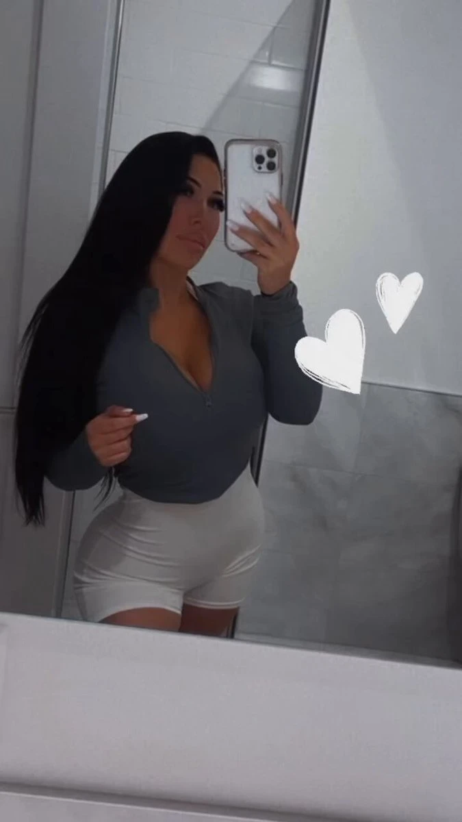 Jade — 3 / 4