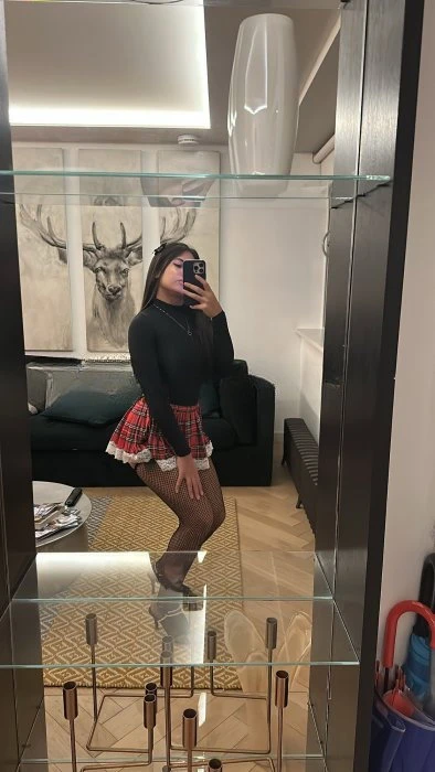 Alicia — 3 / 7