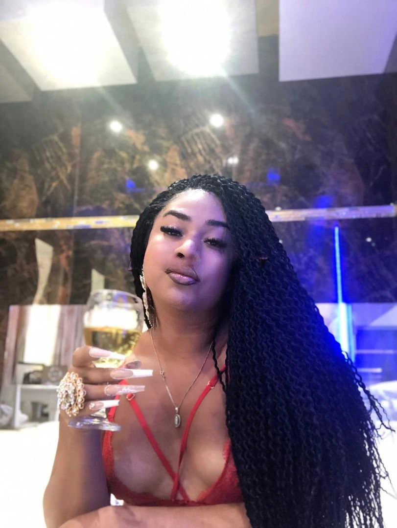 Africa Nakamura — 4 / 12