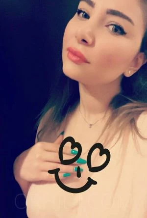 Arab Girl Yara — 7 / 11