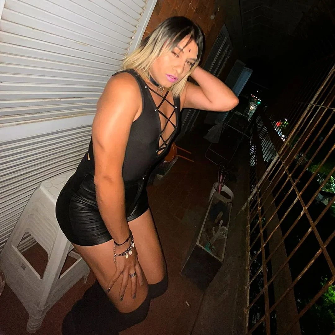Vicky Caliope — 5 / 12