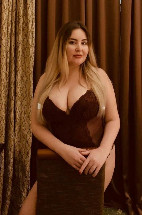 Julia, Escort, Dubai