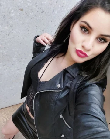 Lusi Nur Hausbesuch Und Hotel Besuch — 2 / 6