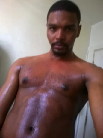 Lucio Marave Pornstar — 2 / 5