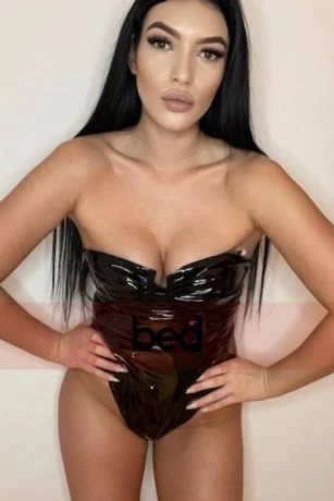 Mistress Kally — 3 / 4