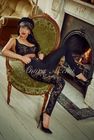 indian-amira — 2 / 12