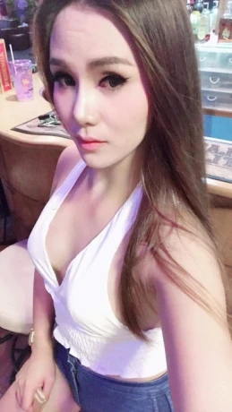 Riza Ladyboy — 2 / 3