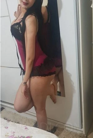 Lara — 4 / 5