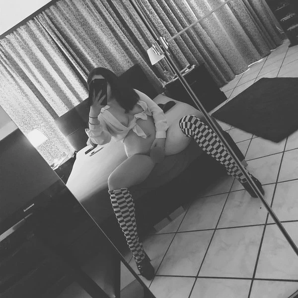 Intimbehaarte Kim Privat Diskret — 2 / 14