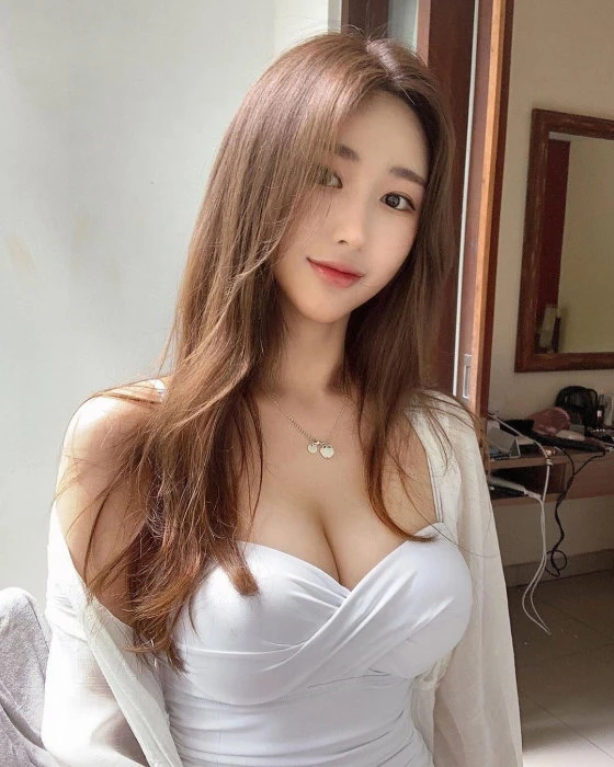 Luna — 1 / 3