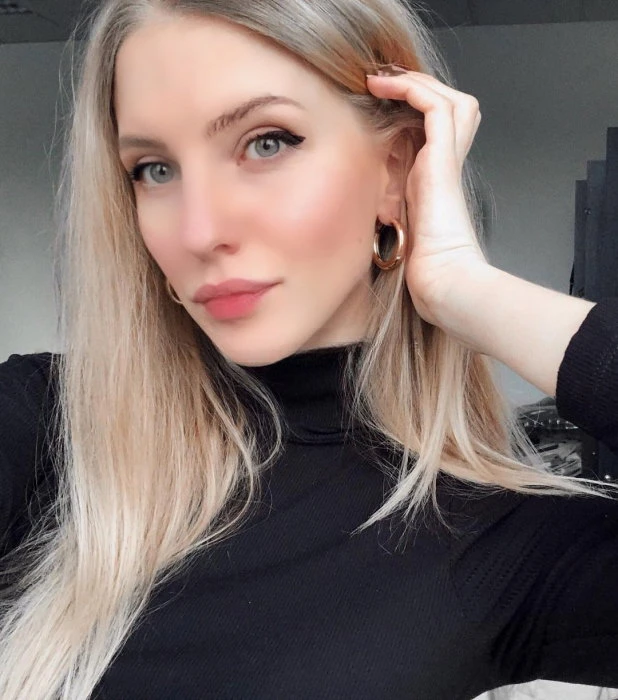 Alexandra — 2 / 5