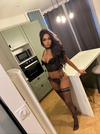 TS B*rbie — 14 / 18