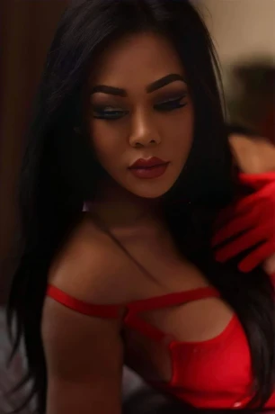 Hung Mistress Regina — 8 / 12