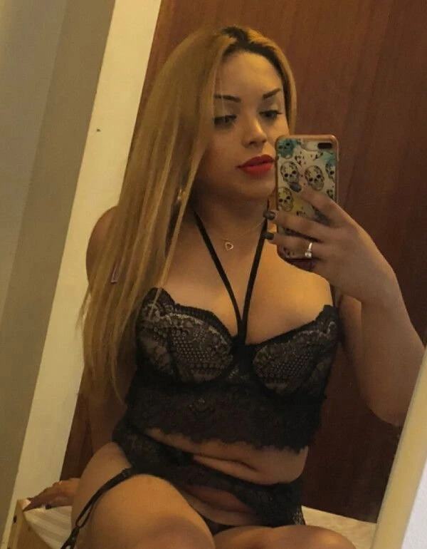 Fabyana Toledo — 4 / 12