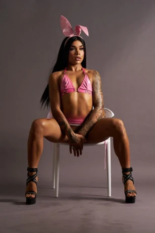 YARA KINTSCHEVS — 4 / 5