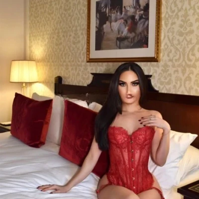 Nina, Escort, Paris