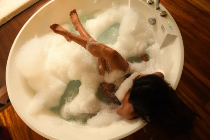 Mel De Castro — 2 / 5