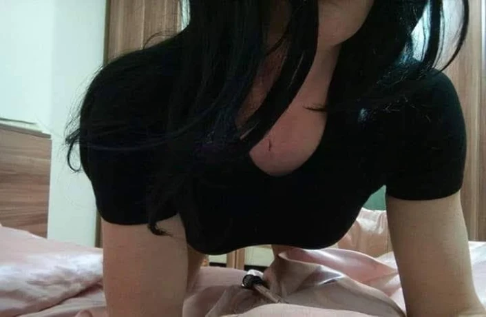 Trans Deborah — 1 / 5