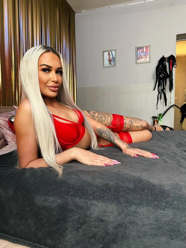Deutsche Luna Marie — 2 / 14