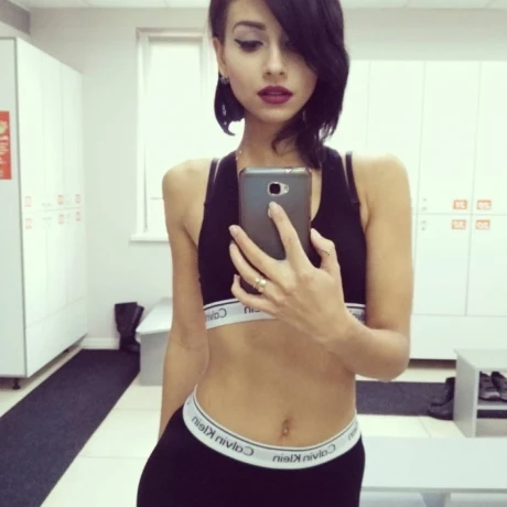 Lena Amatour — 2 / 4